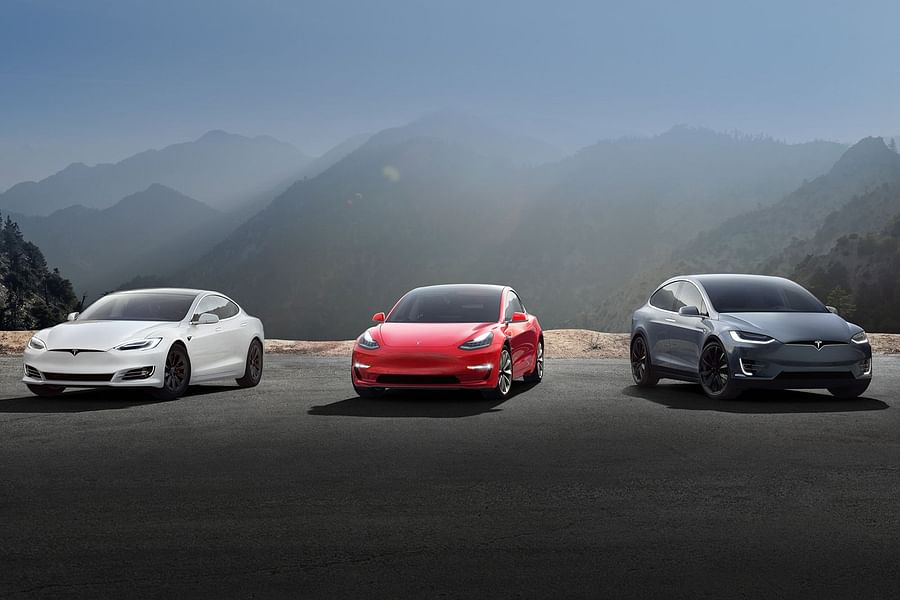 Line-up of various Tesla models